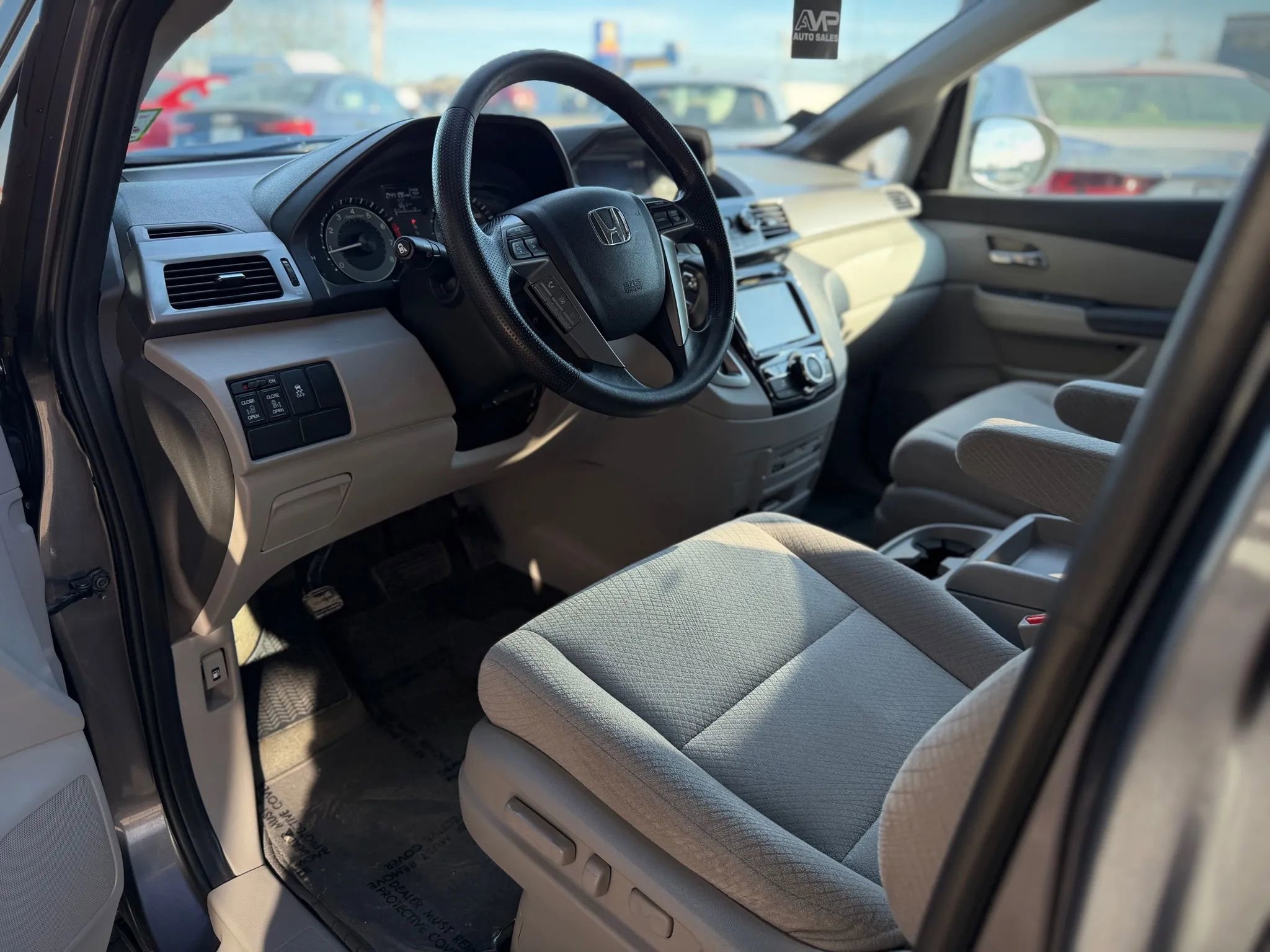 Used 2016 Honda Odyssey SE image 7