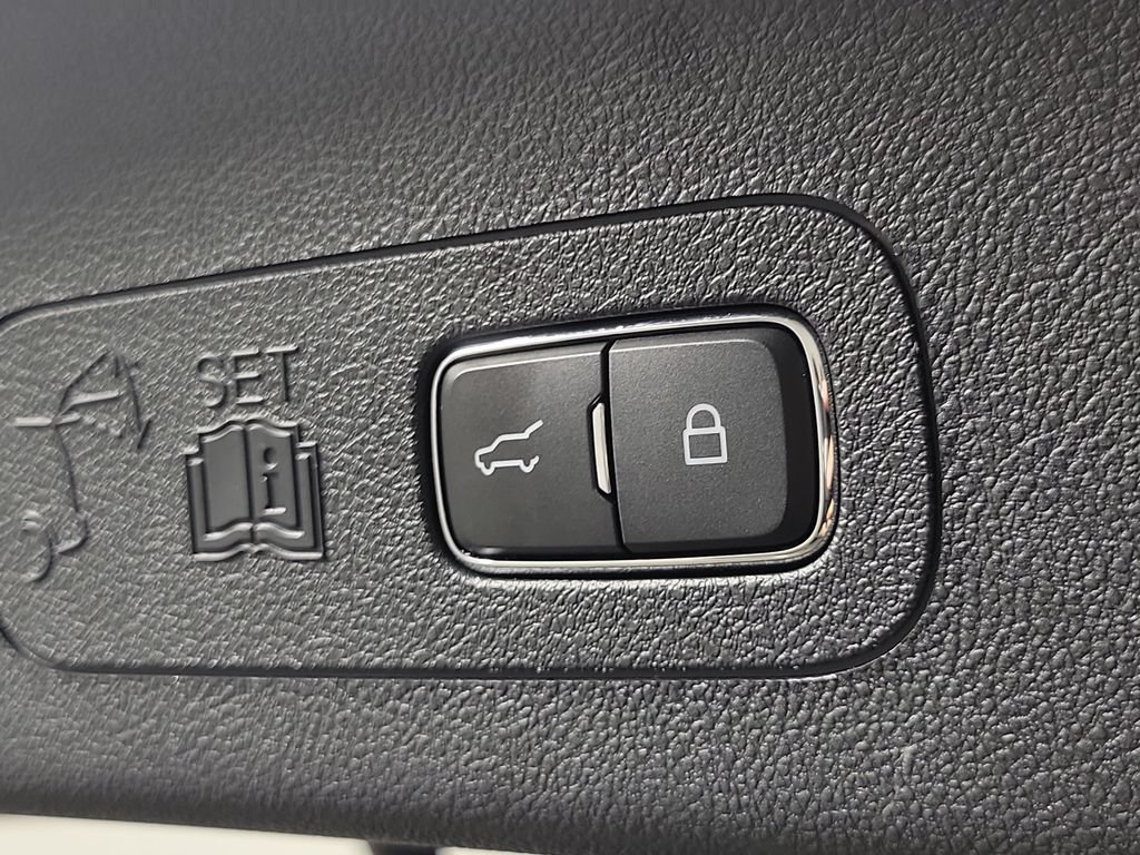 Certified 2023 Lincoln Aviator Reserve w/ Equipment Group 201A RWD image 8