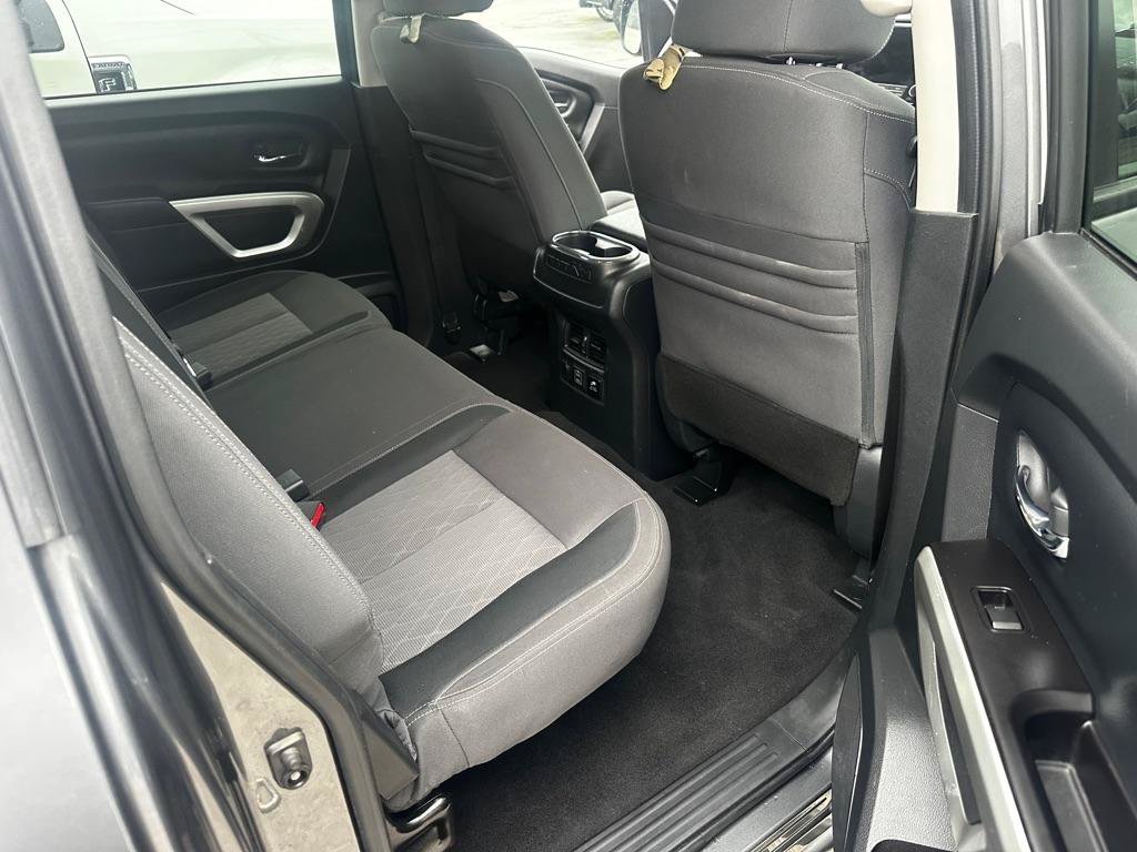 Used 2021 Nissan Titan SV w/ SV Convenience Package AWD/4WD image 11