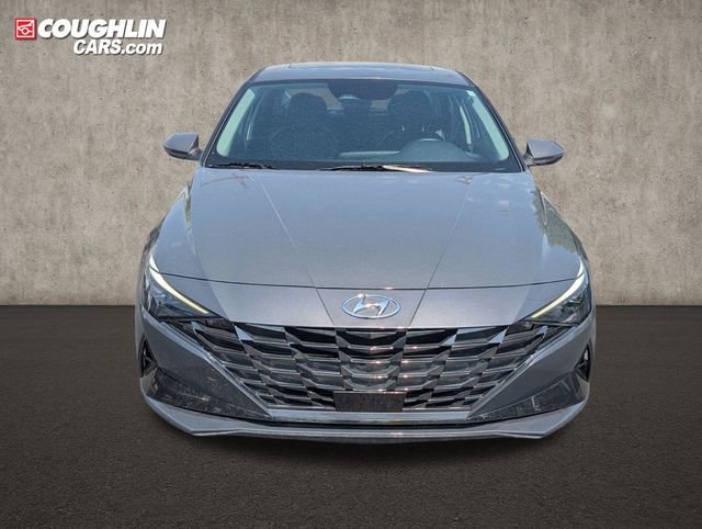 Certified 2023 Hyundai Elantra Limited w/ Cargo Package FWD image 2
