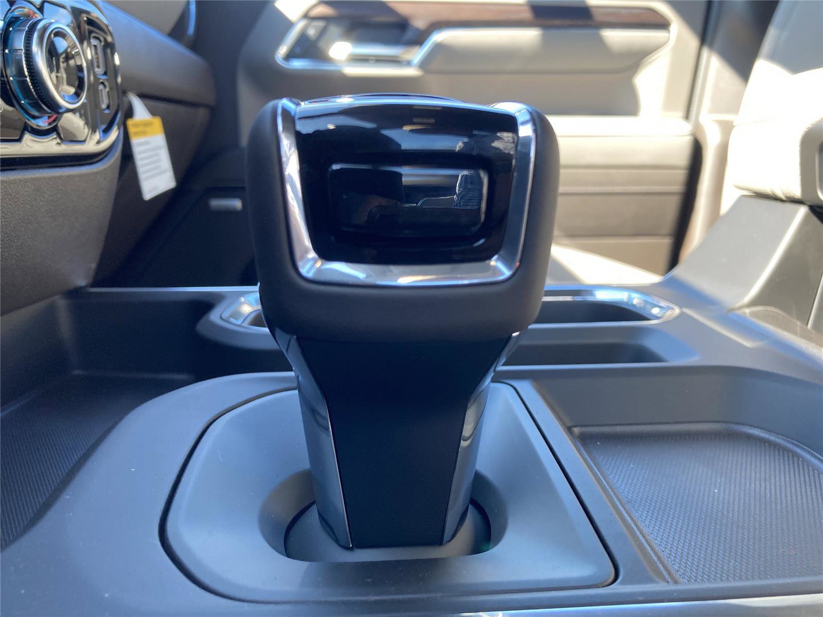 New 2026 GMC Sierra 1500 SLT w/ SLT Premium Plus Package image 29