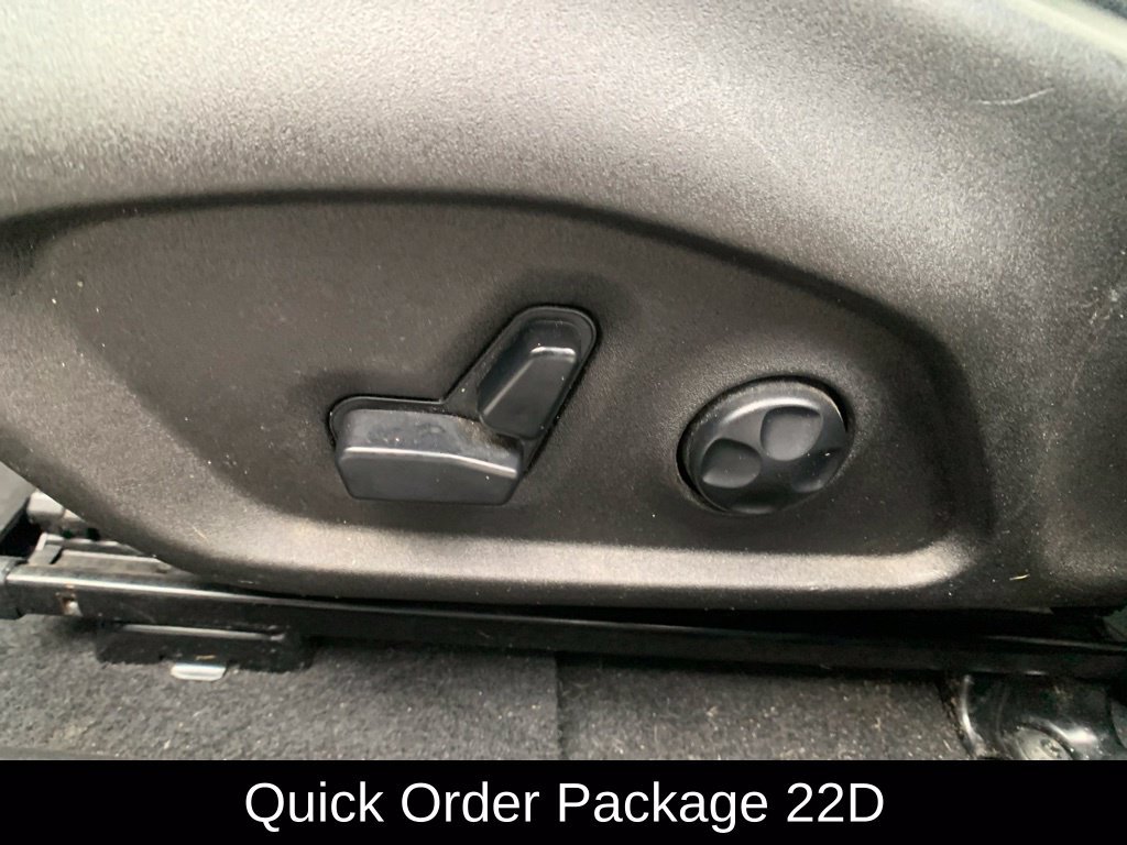 Used 2019 Jeep Renegade Limited w/ UConnect 8.4 Nav Group AWD/4WD image 16