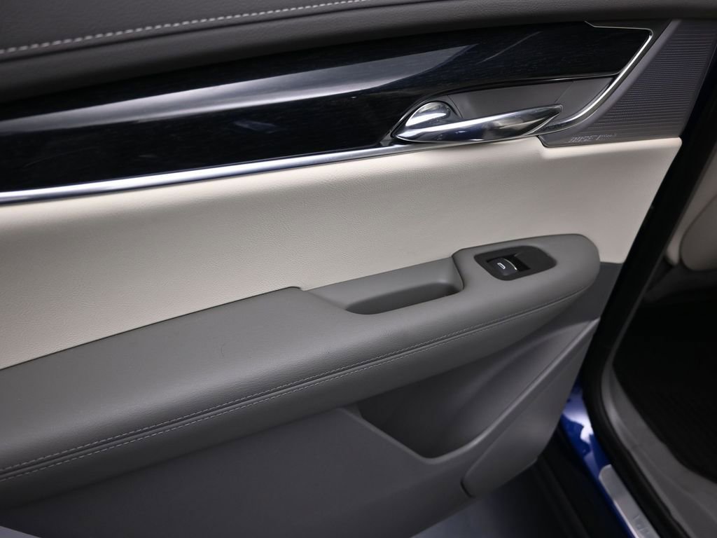 Used 2023 Cadillac XT6 Premium Luxury w/ Technology Package image 15