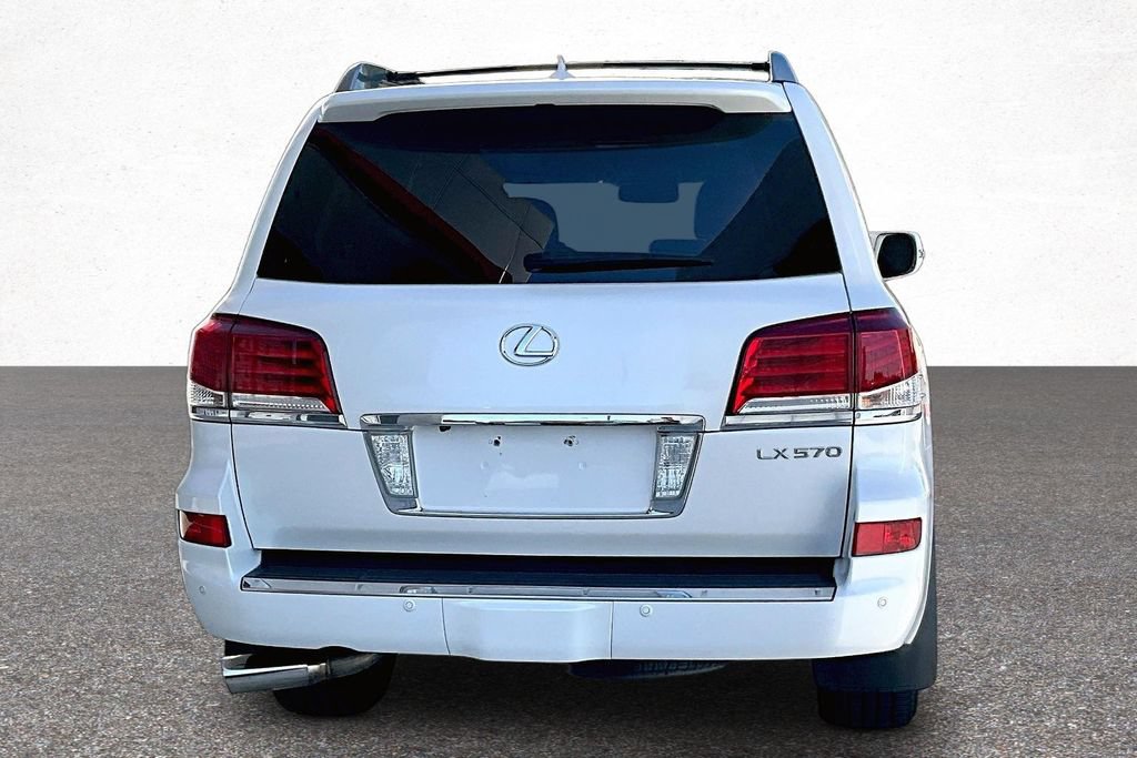 Used 2013 Lexus LX 570 4WD w/ Luxury Pkg image 6