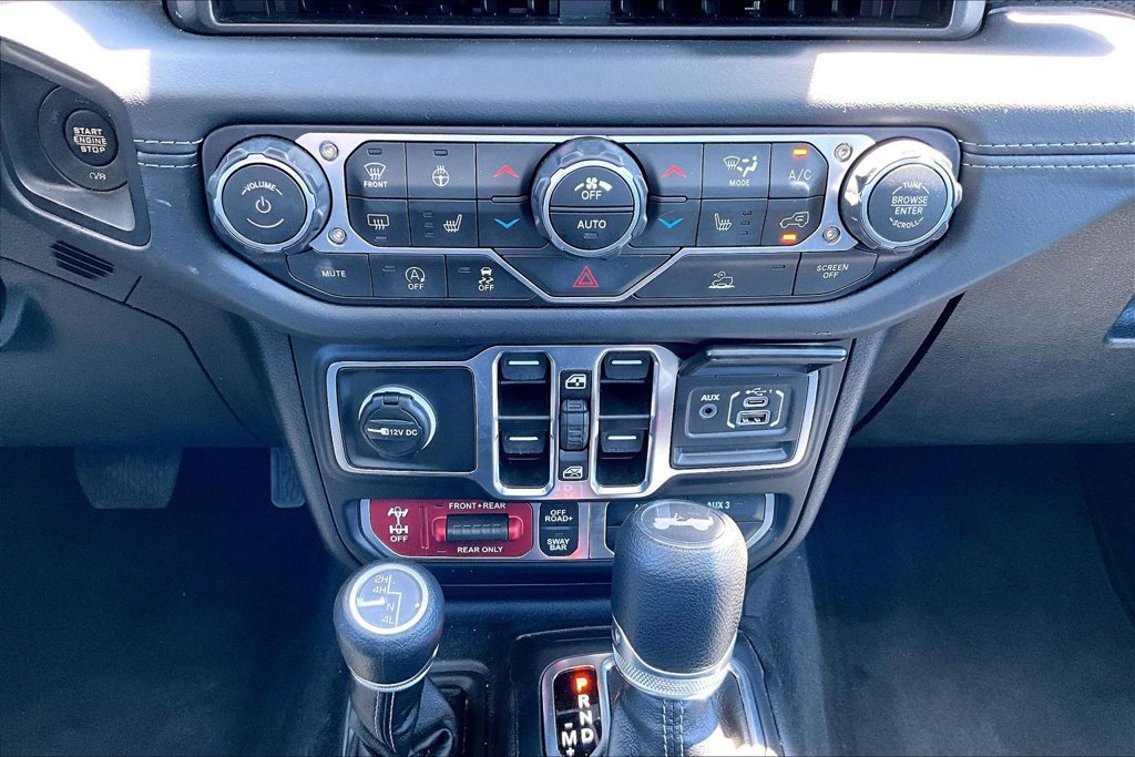 Certified 2025 Jeep Wrangler Unlimited Rubicon w/ Convenience Group AWD/4WD image 35