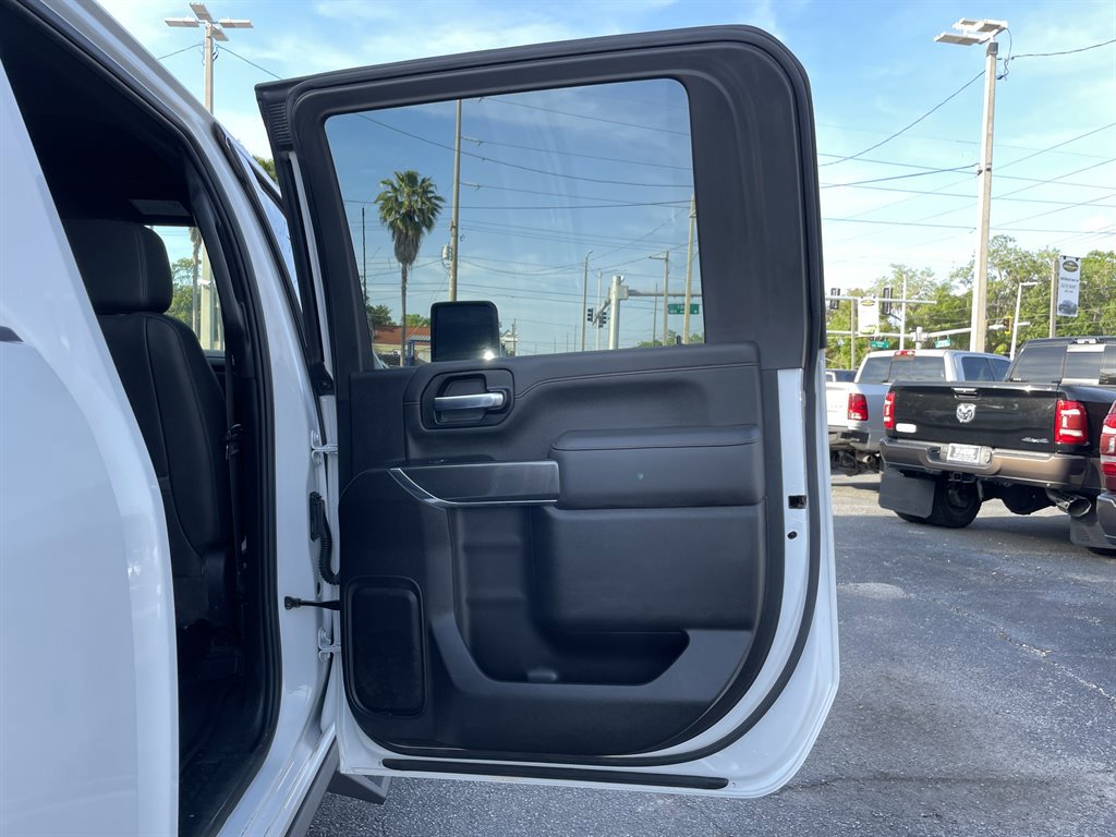 Used 2022 GMC Sierra 2500 AT4 image 42