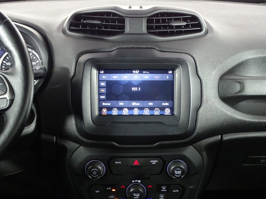 Used 2018 Jeep Renegade Limited image 30