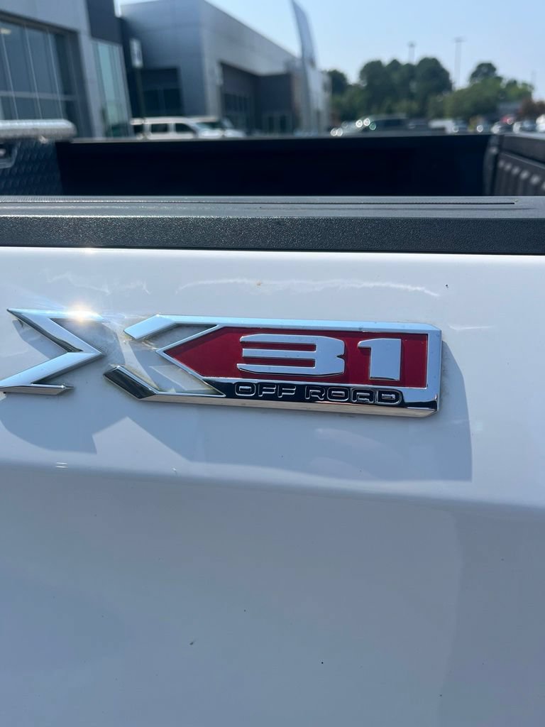 Used 2019 GMC Sierra 1500 SLT w/ SLT Premium Plus Package AWD/4WD image 12