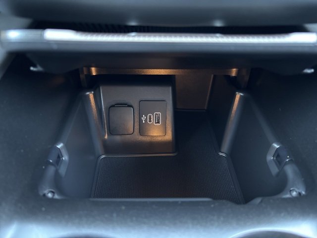 Certified 2025 Ford Explorer Active image 14