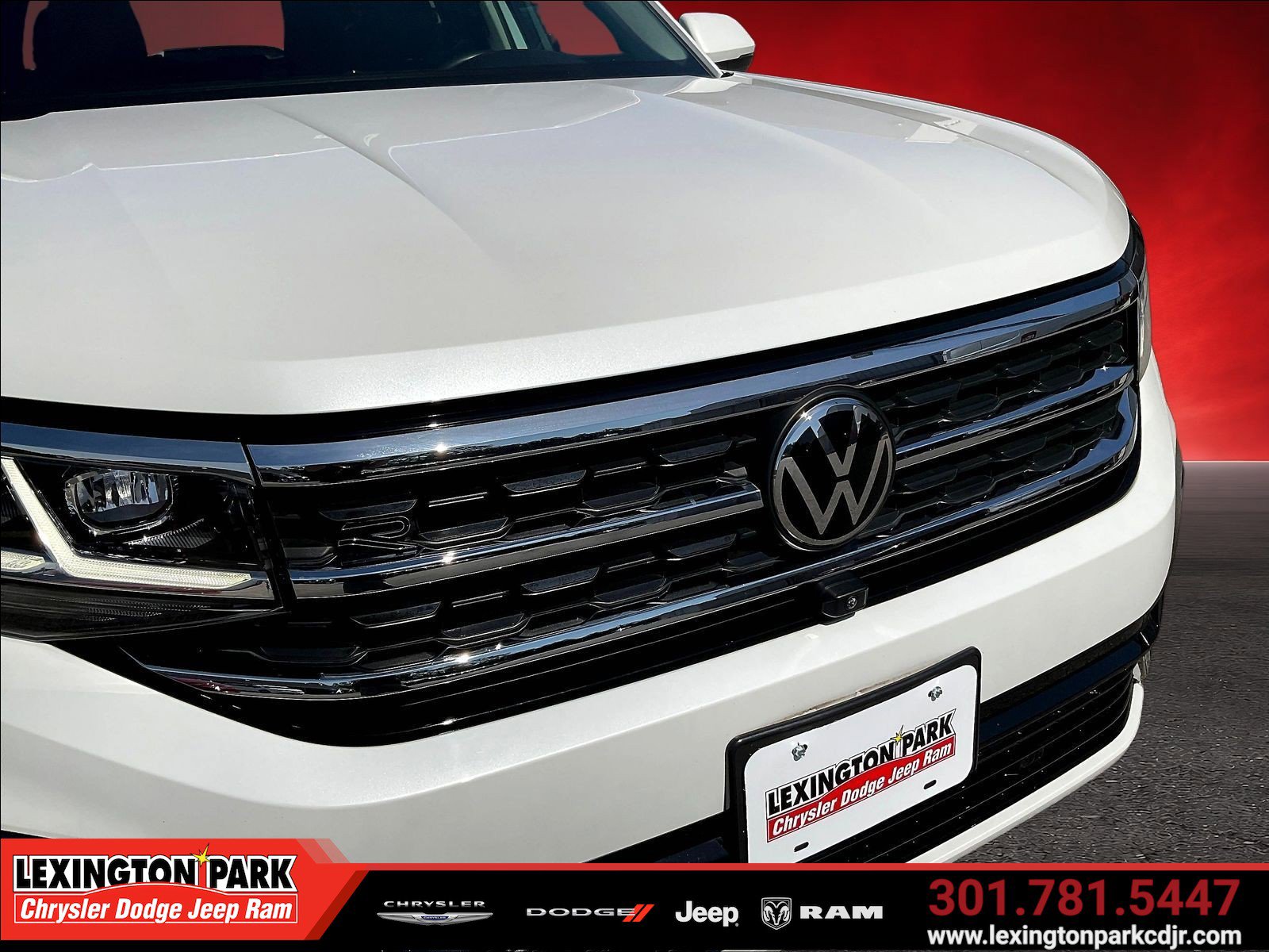 Used 2023 Volkswagen Atlas SEL Premium AWD/4WD image 33