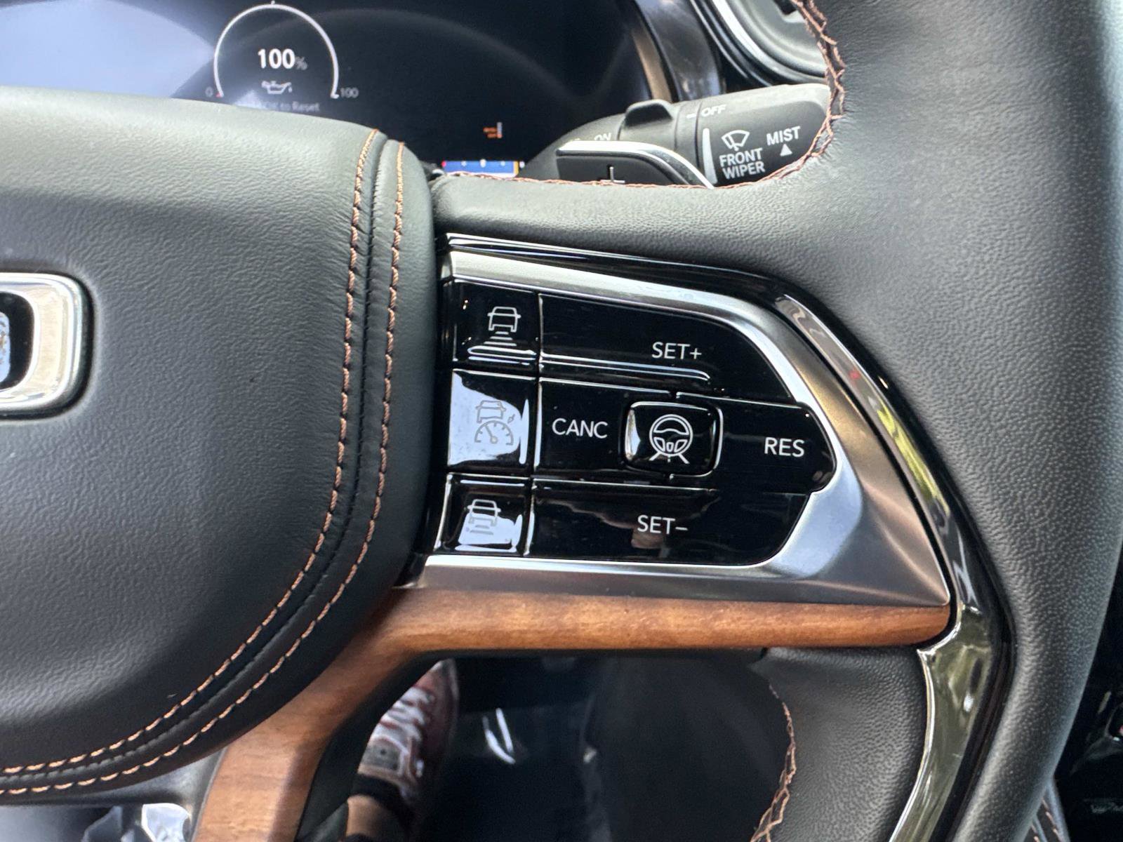 Used 2023 Jeep Grand Cherokee L Summit image 29