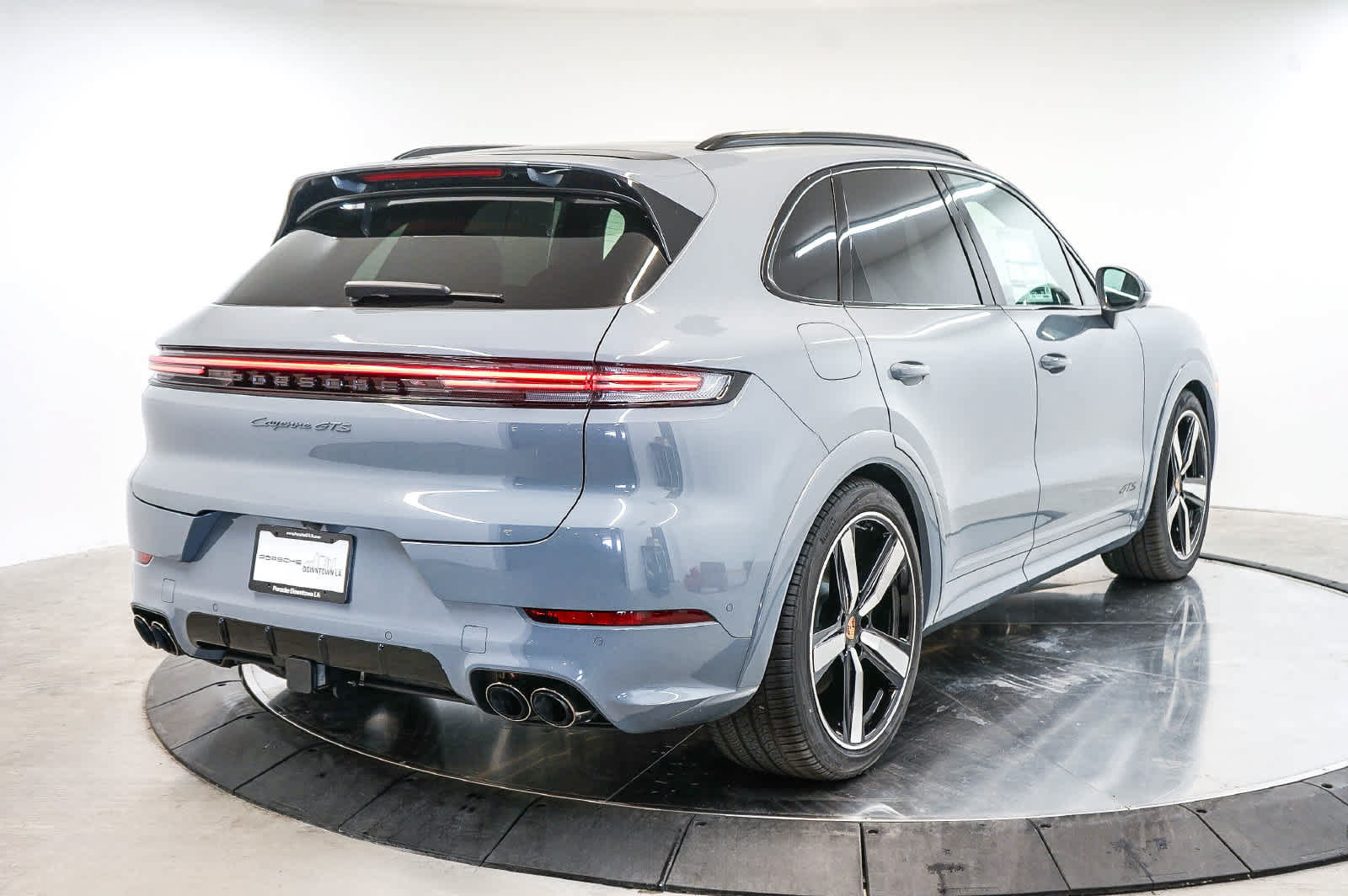 New 2026 Porsche Cayenne GTS AWD/4WD image 9