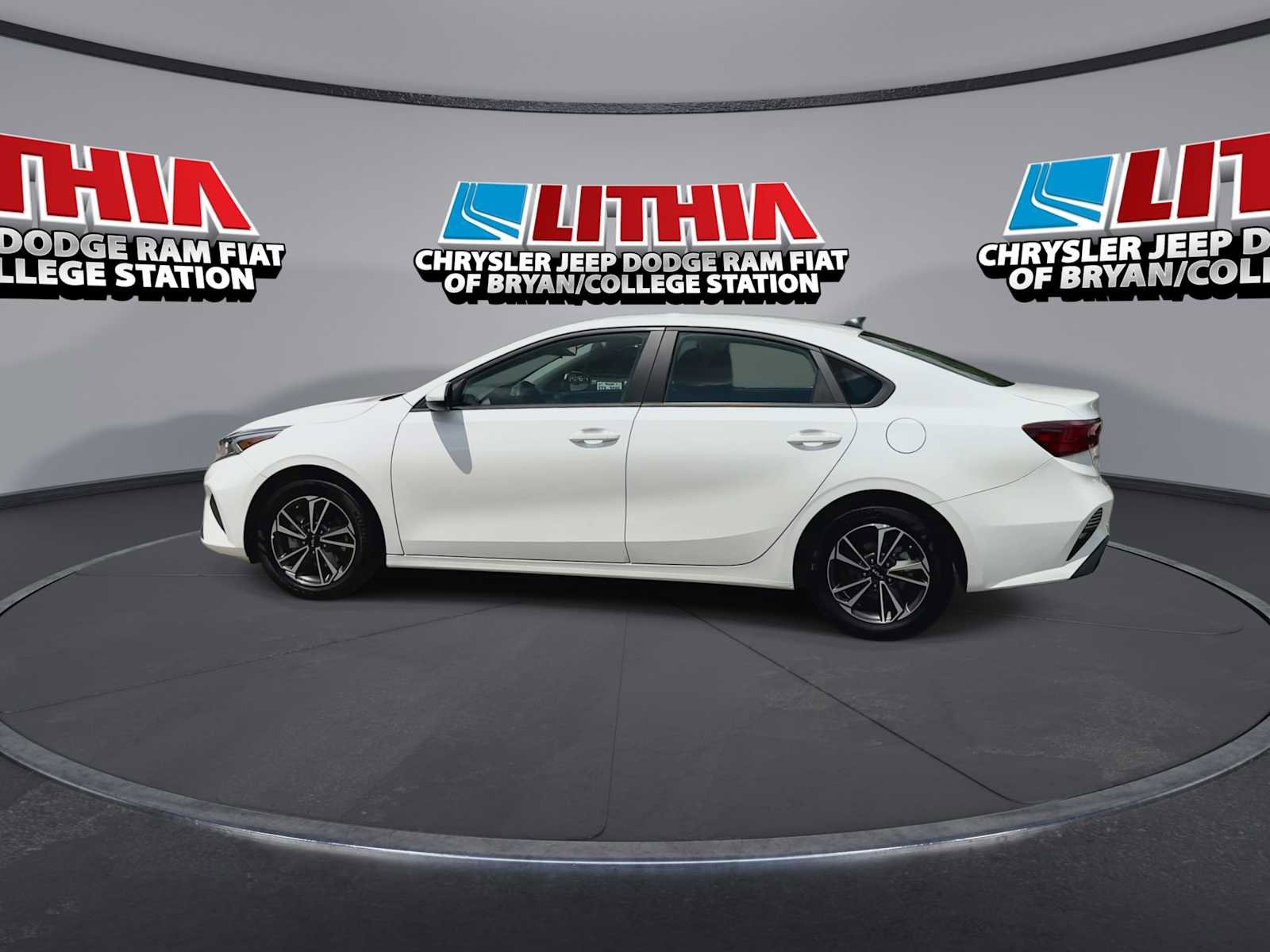 Used 2024 Kia Forte LXS FWD image 5