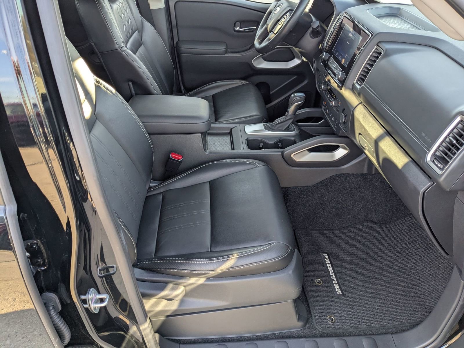 Certified 2024 Nissan Frontier SL w/ Technology Package image 30