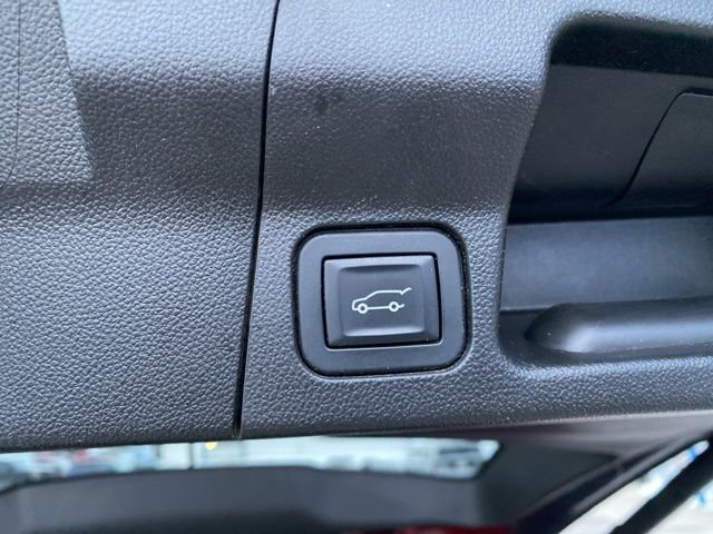 Used 2018 GMC Acadia SLT w/ LPO, Floor Liner Package image 35