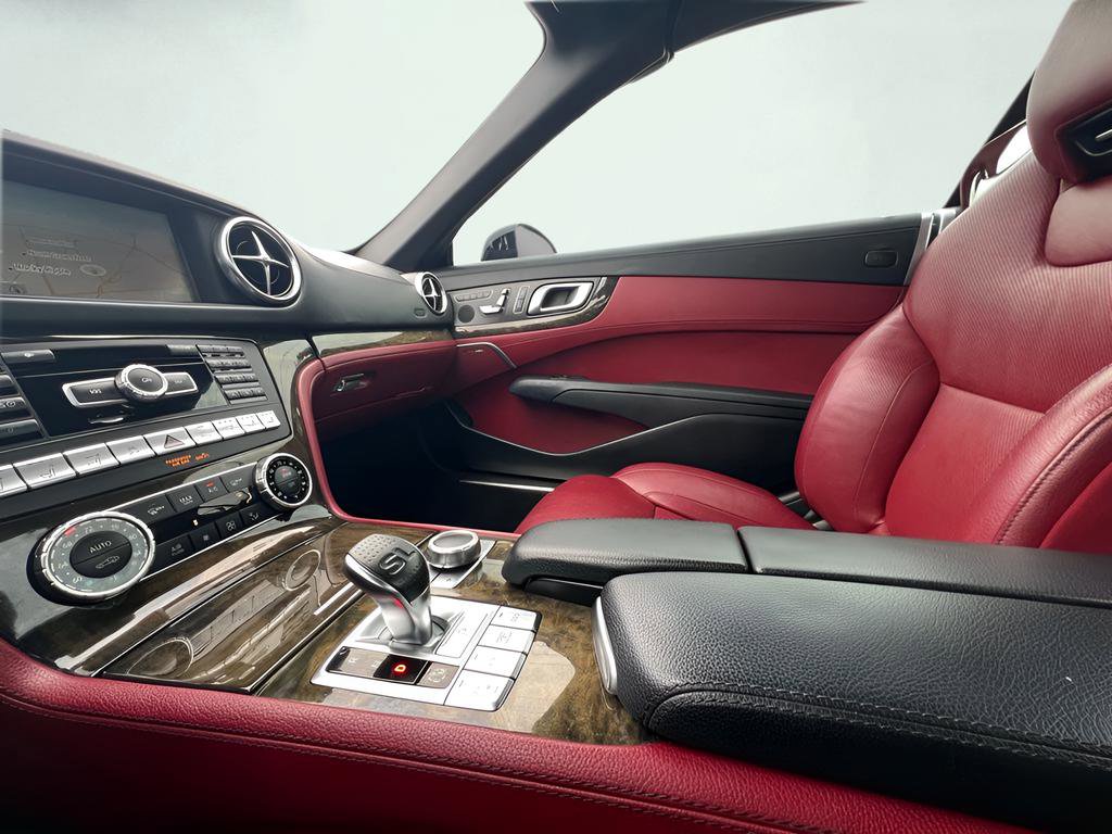 Used 2014 Mercedes-Benz SL 550 w/ Driver Assistance Package image 51