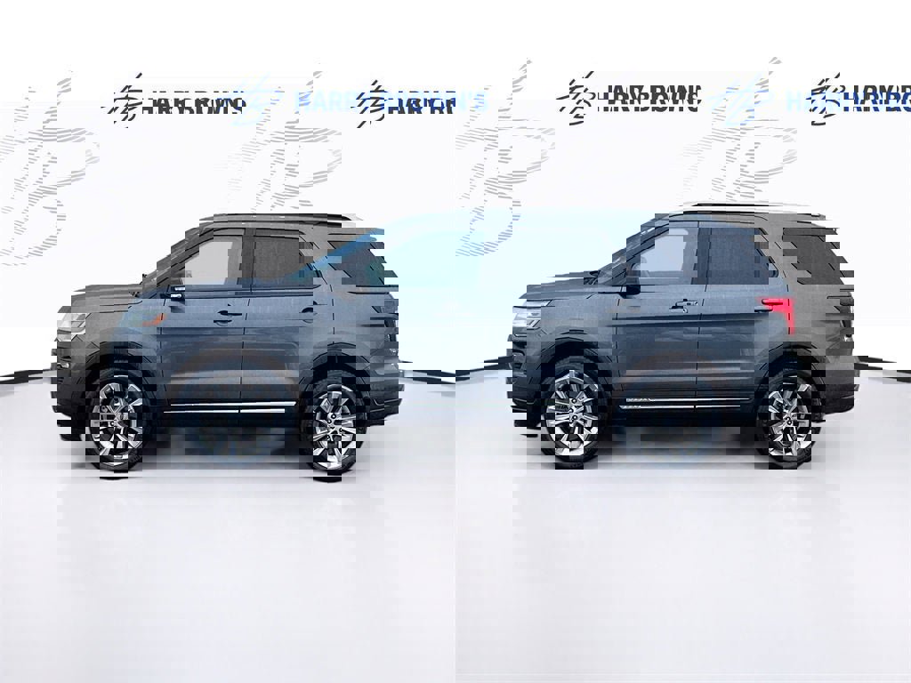 Used 2018 Ford Explorer XLT w/ Equipment Group 202A image 8