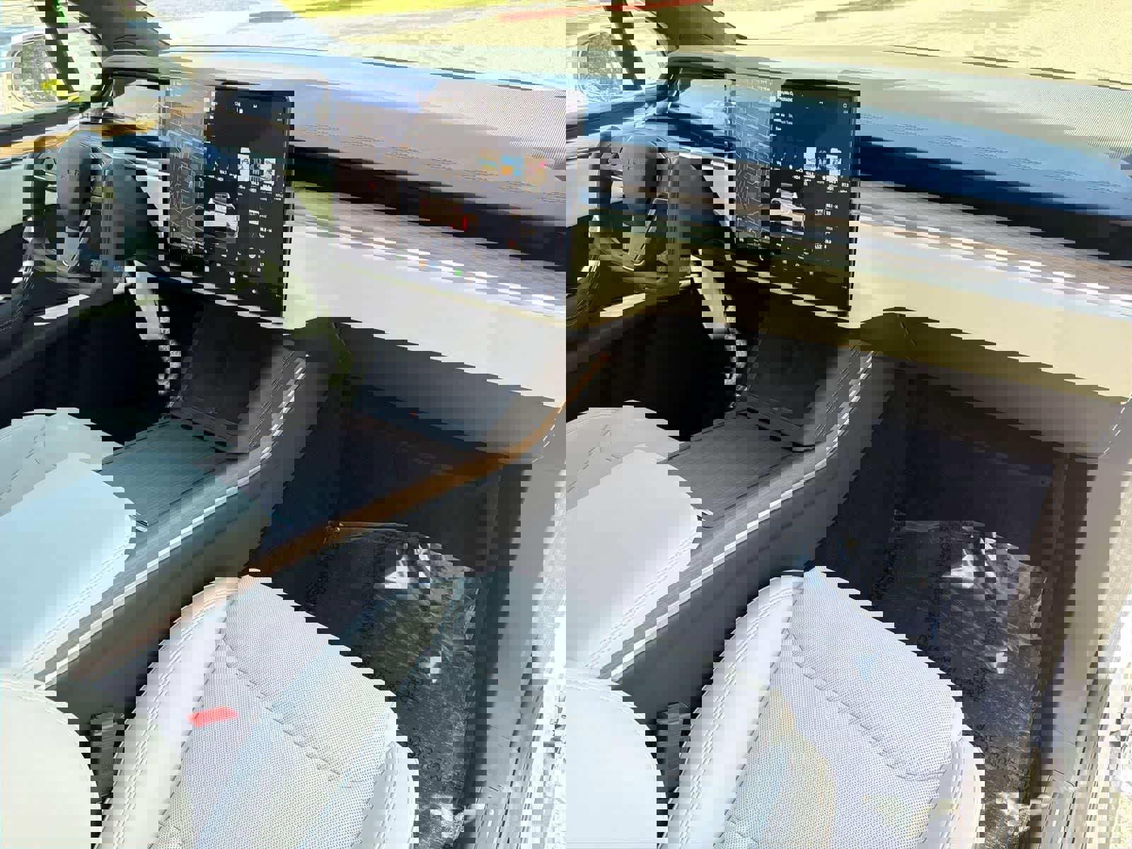 Used 2024 Tesla Model X image 37