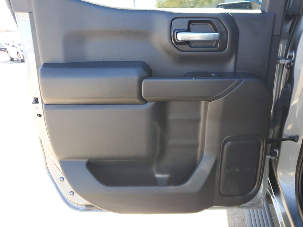 Used 2025 Chevrolet Silverado 1500 Custom image 12