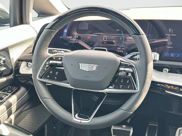 New 2027 Cadillac Optiq Luxury w/ LPO, Floor Liner Package AWD/4WD image 5