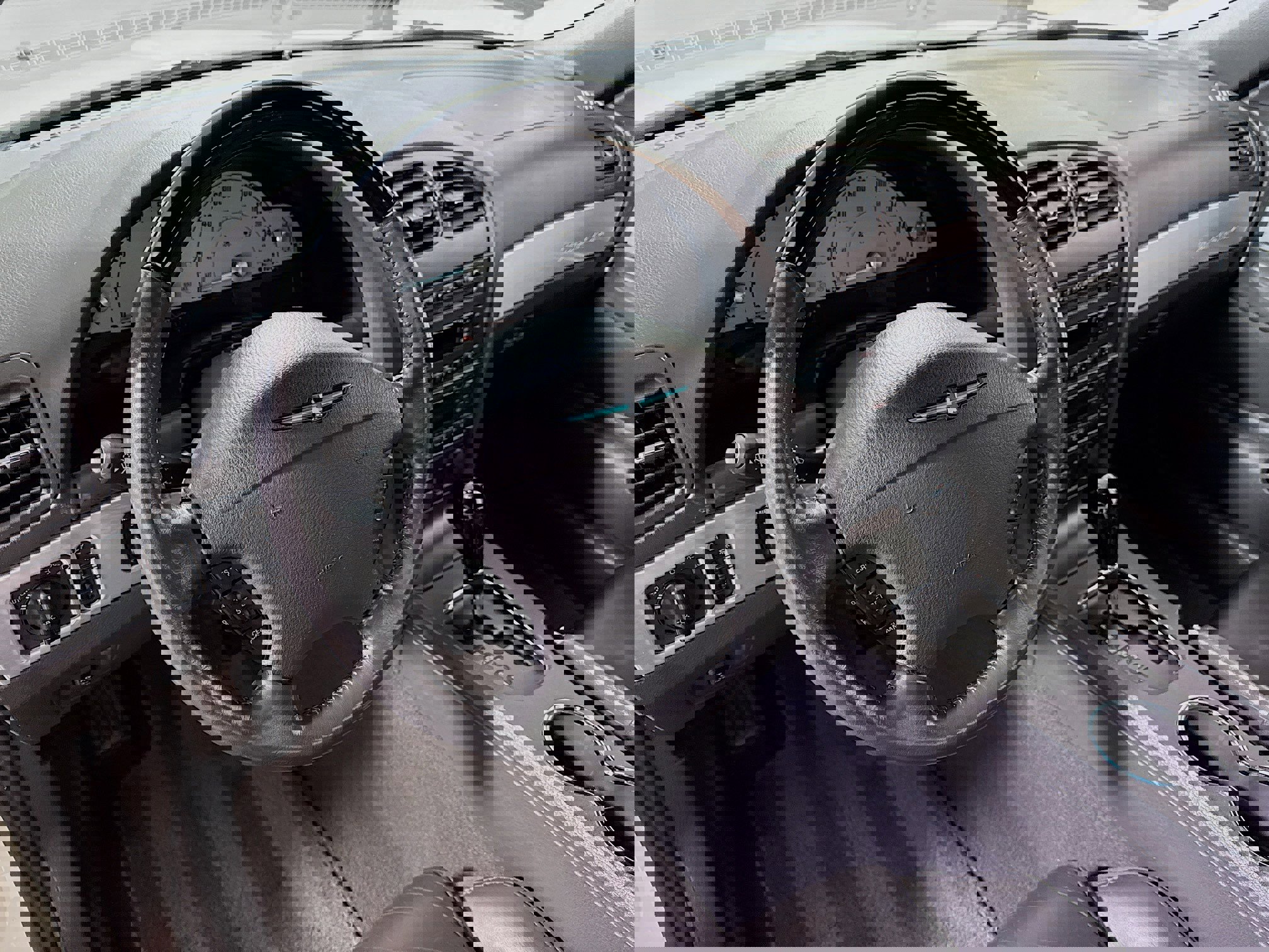 Used 2002 Ford Thunderbird image 10