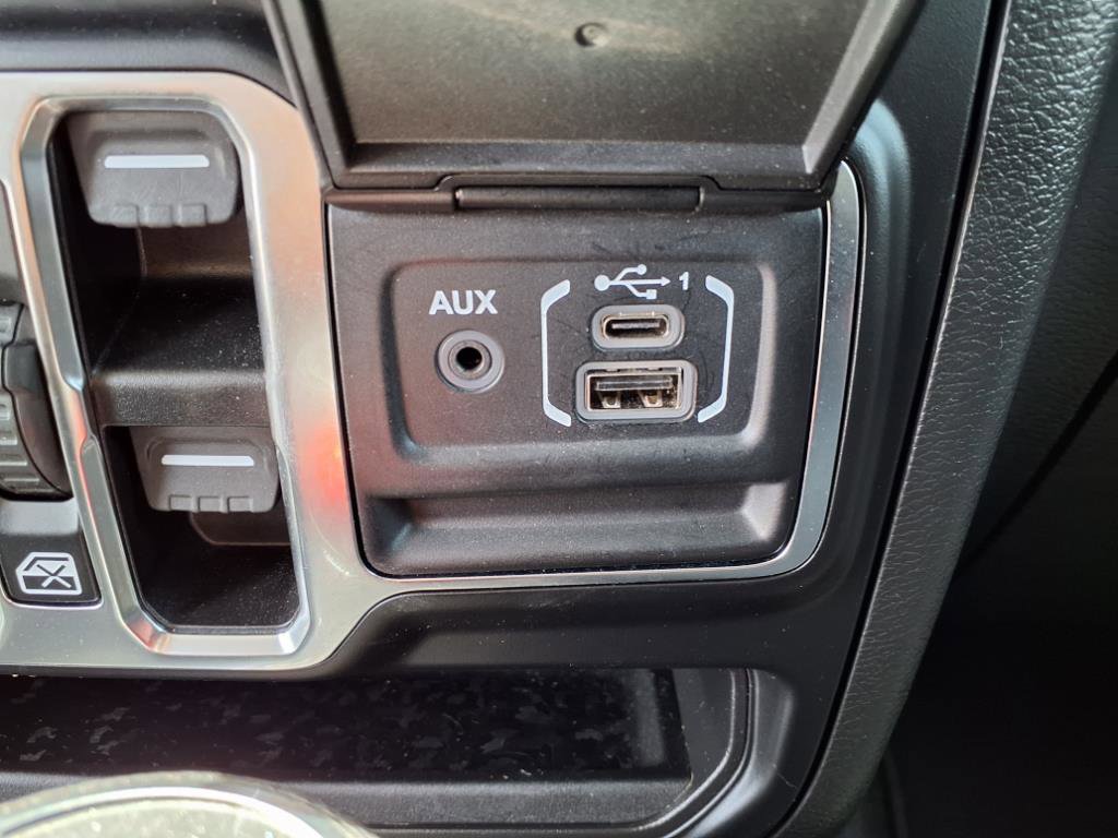 Used 2021 Jeep Wrangler Unlimited Sahara w/ Cold Weather Group image 15