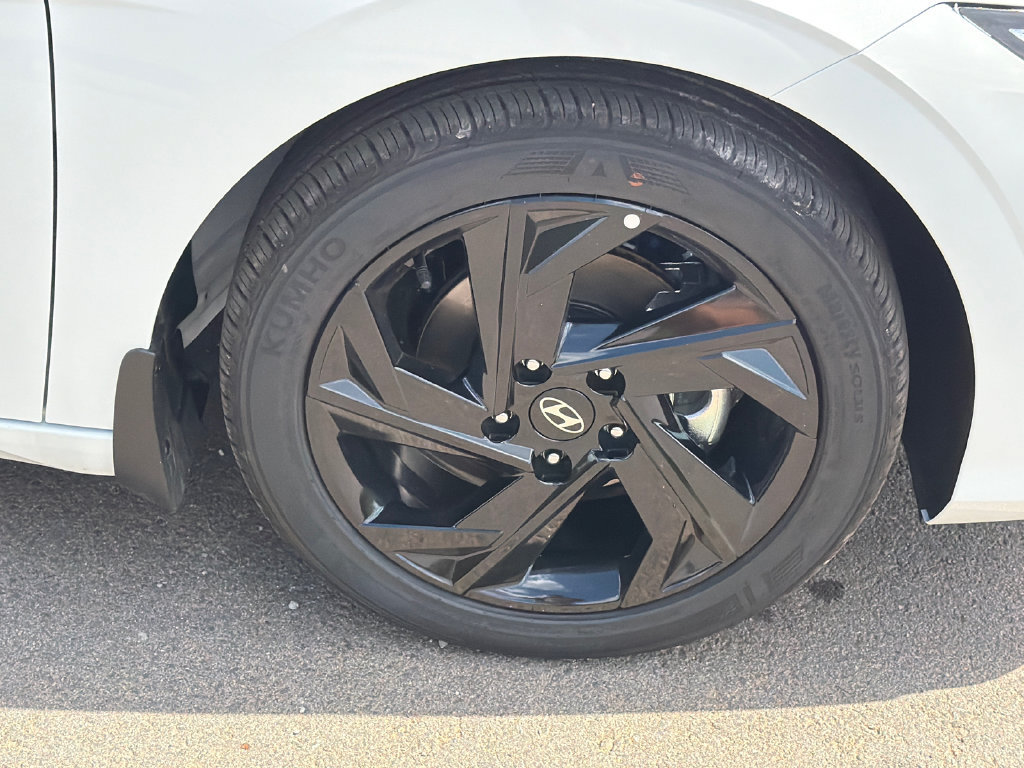 New 2026 Hyundai Elantra SEL Sport FWD image 13