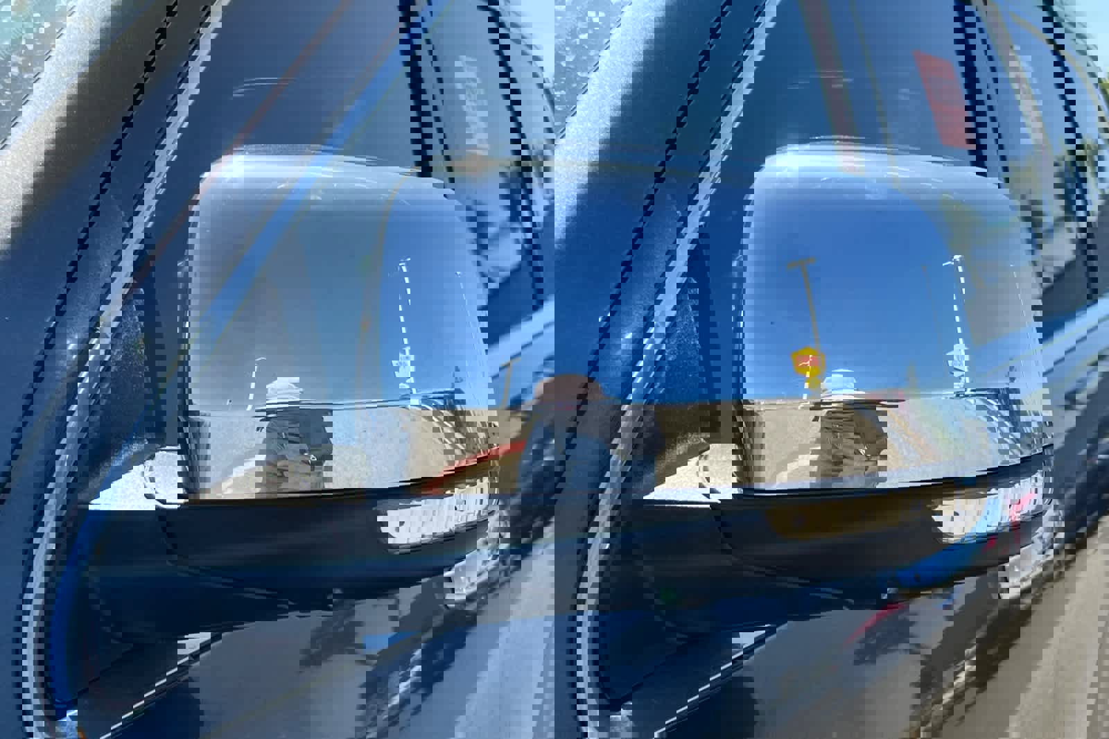 Used 2014 Jeep Grand Cherokee Overland w/ Advanced Technology Group image 9