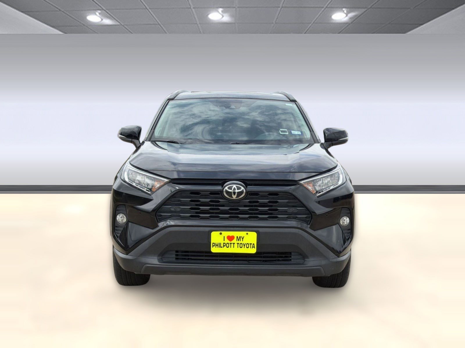 Used 2020 Toyota RAV4 XLE Premium image 6