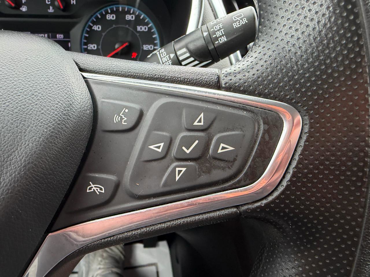Used 2022 Chevrolet Equinox LS w/ Driver Confidence II Package FWD image 44