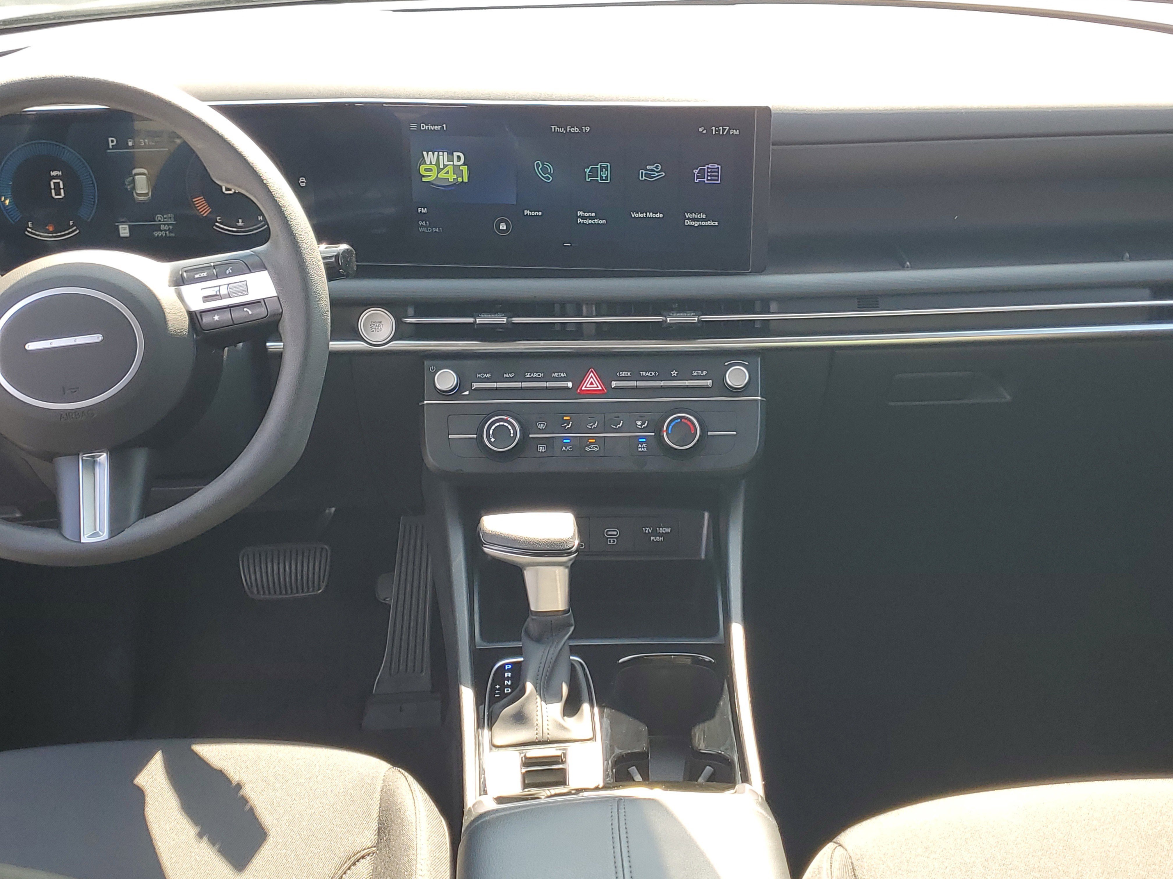 Used 2025 Hyundai Tucson SE image 15