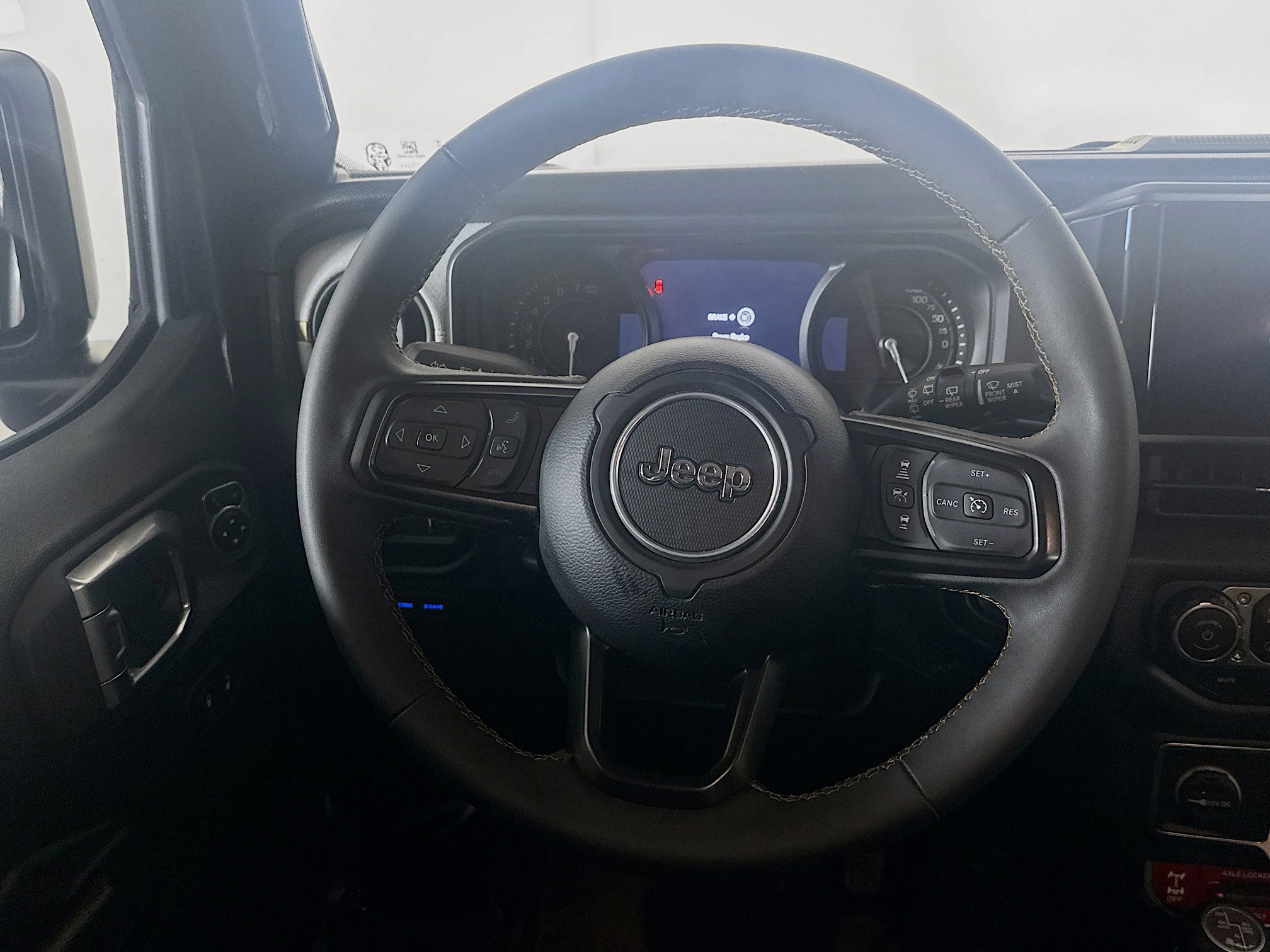 Used 2024 Jeep Wrangler Unlimited AWD/4WD image 18