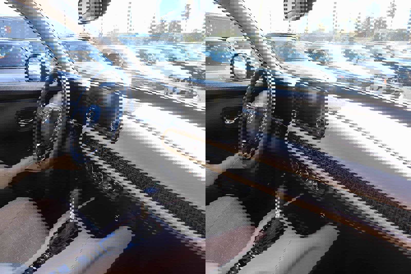 Used 2023 Honda HR-V LX image 16