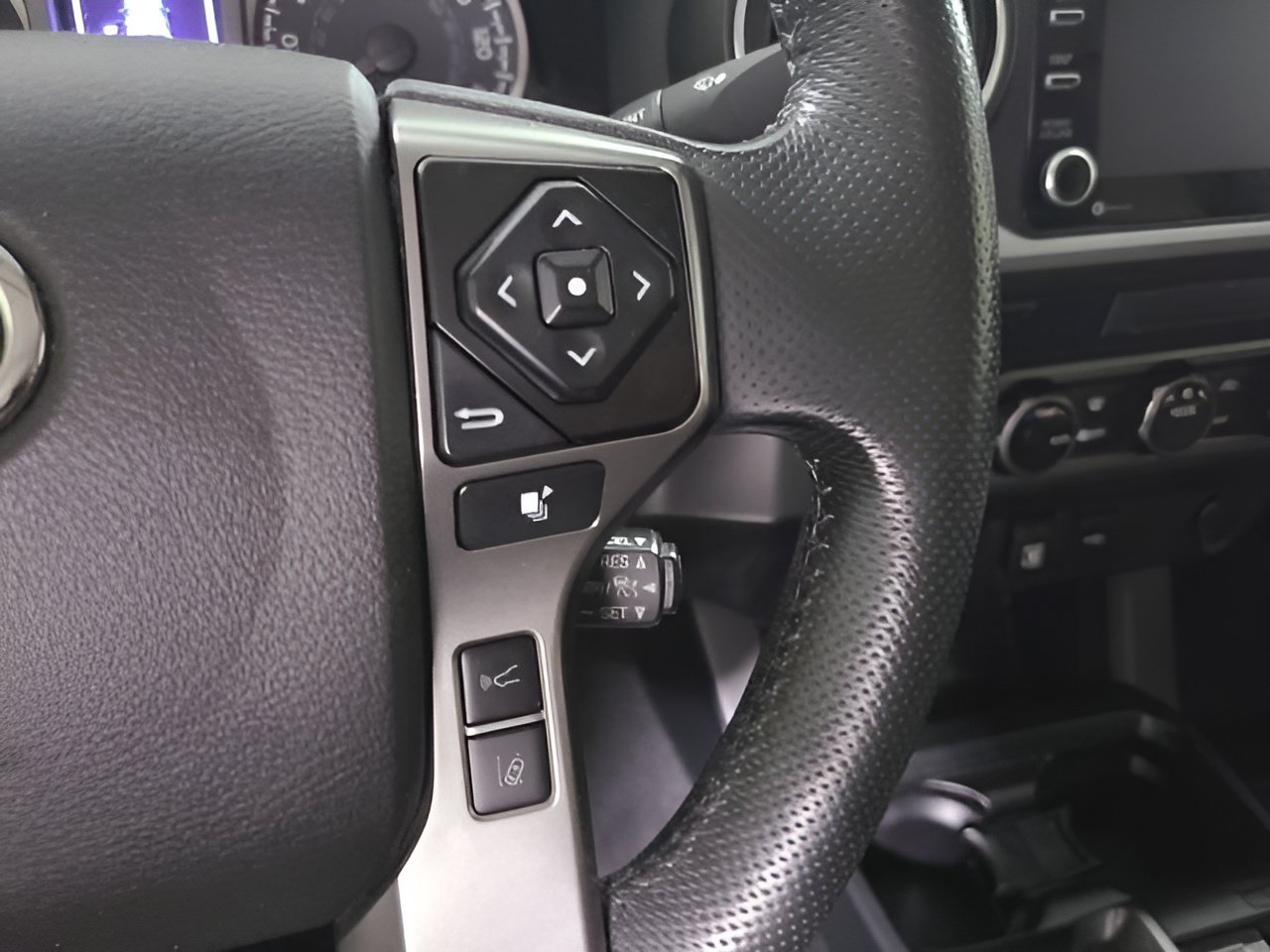 Used 2021 Toyota Tacoma SR5 w/ Technology Package AWD/4WD image 28