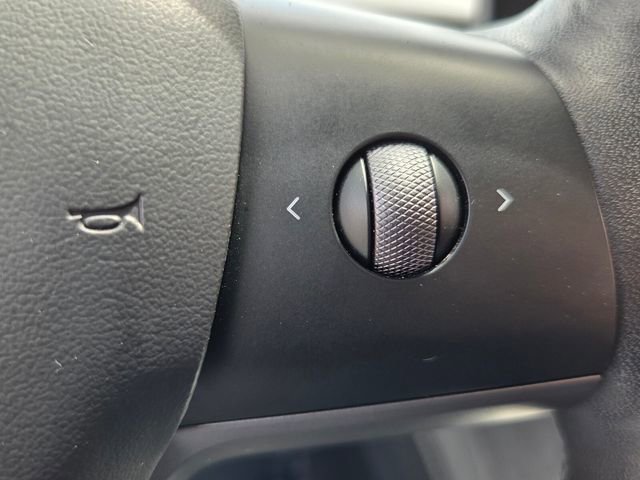 Used 2023 Tesla Model 3 Standard Range image 29