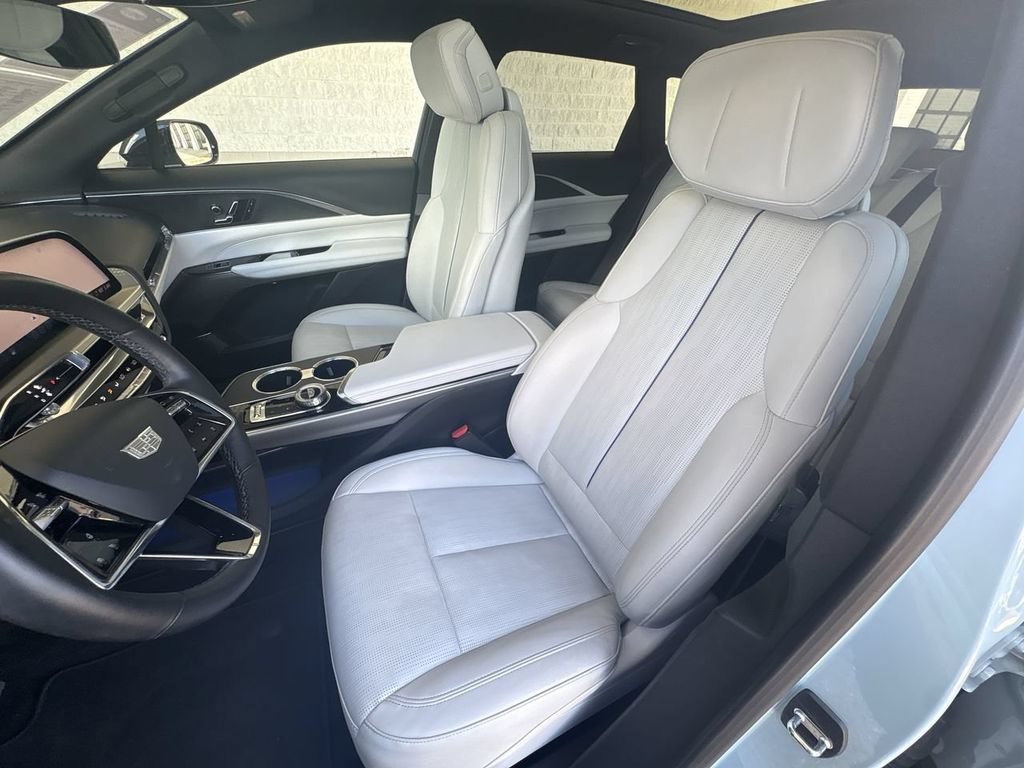 Certified 2024 Cadillac Lyriq Luxury AWD/4WD image 20