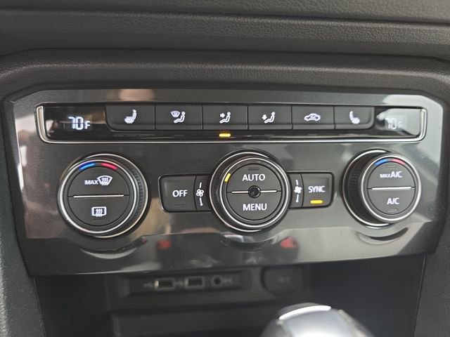 Used 2018 Volkswagen Tiguan SE image 32