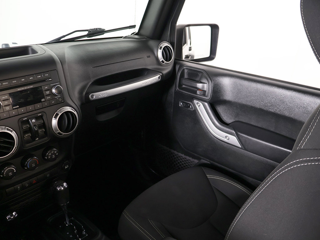 Used 2018 Jeep Wrangler Unlimited Sahara AWD/4WD image 30