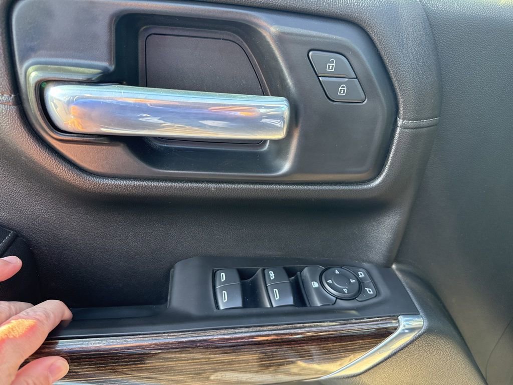 Used 2021 GMC Sierra 1500 Elevation w/ LPO, Elevation Black Package AWD/4WD image 18