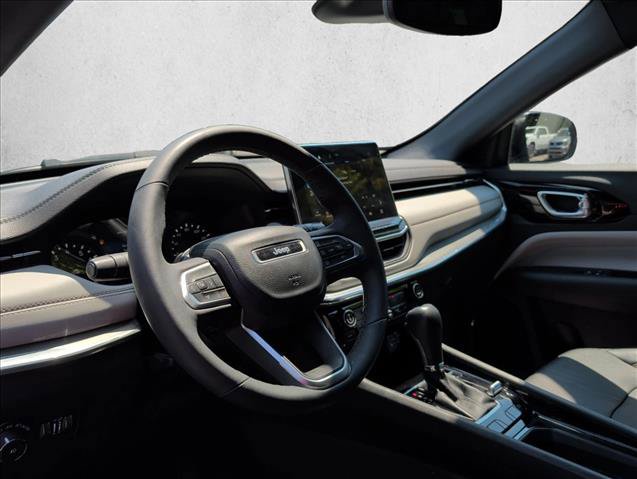 Used 2023 Jeep Compass Limited AWD/4WD image 9