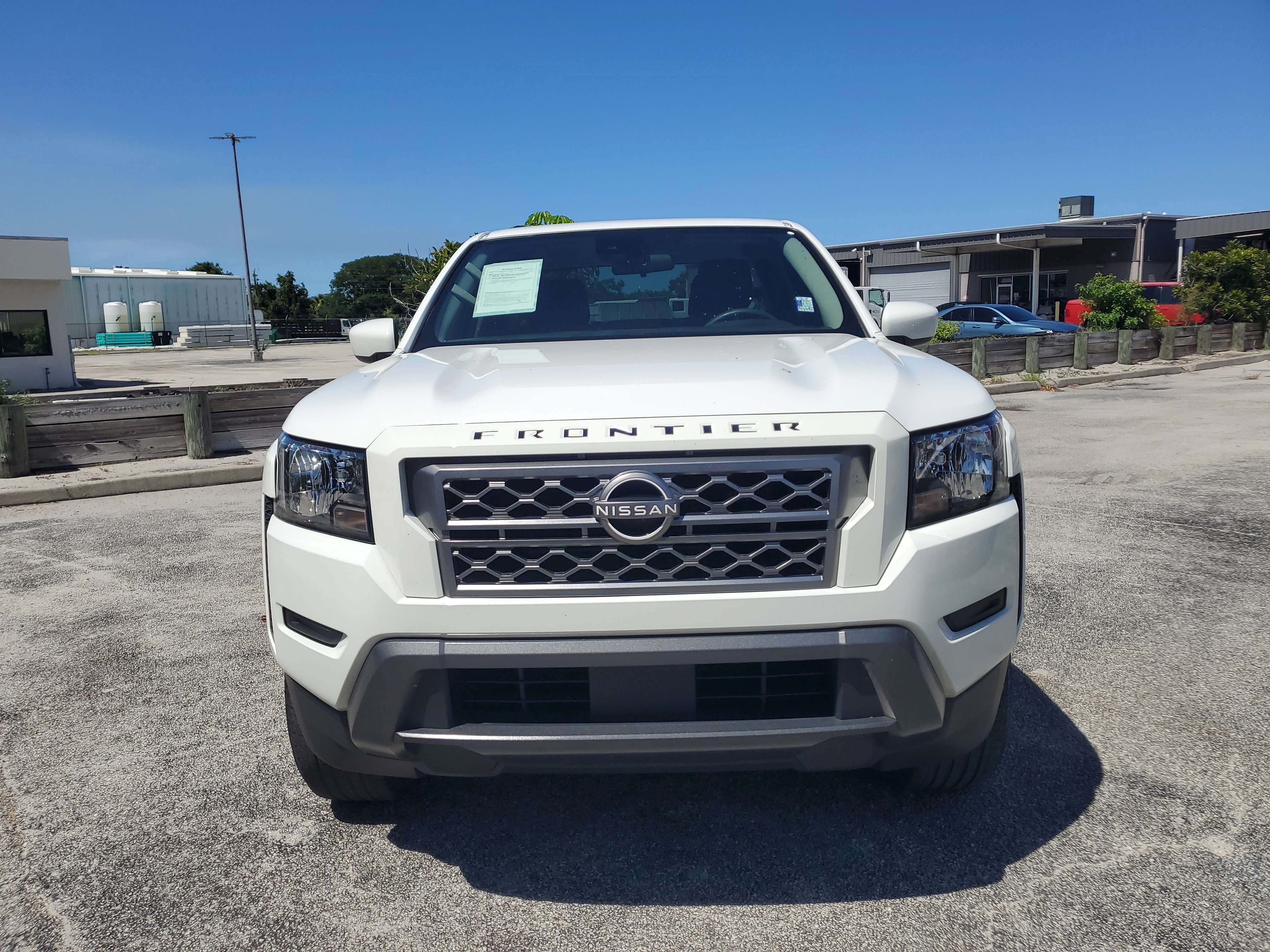 Used 2022 Nissan Frontier SV w/ Technology Package image 2