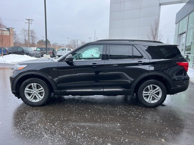 Used 2024 Ford Explorer XLT image 8