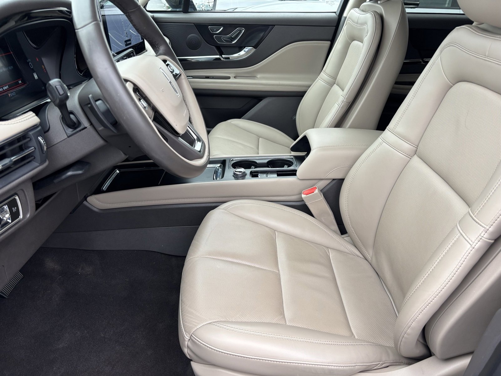 Used 2024 Lincoln Corsair Reserve image 18