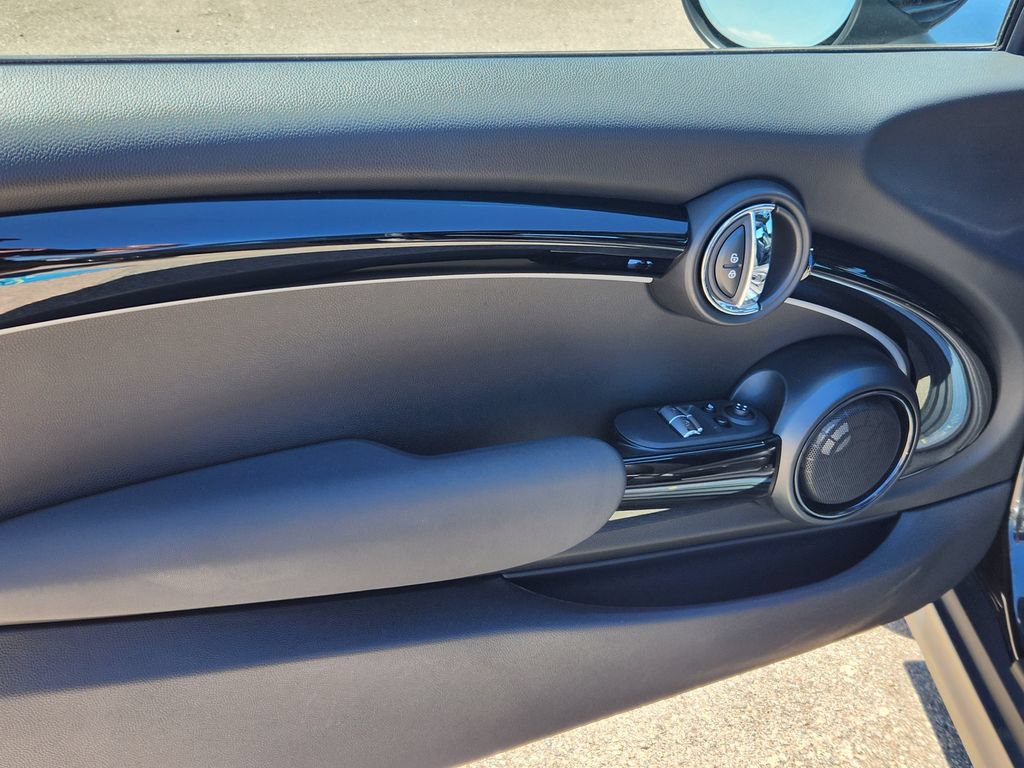 Used 2024 MINI Cooper SE FWD image 6