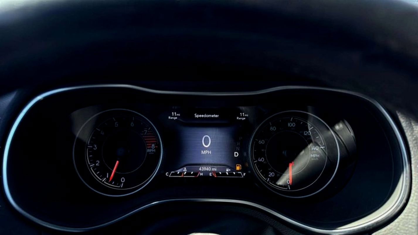 Used 2020 Jeep Cherokee Trailhawk w/ Cold Weather Group image 9