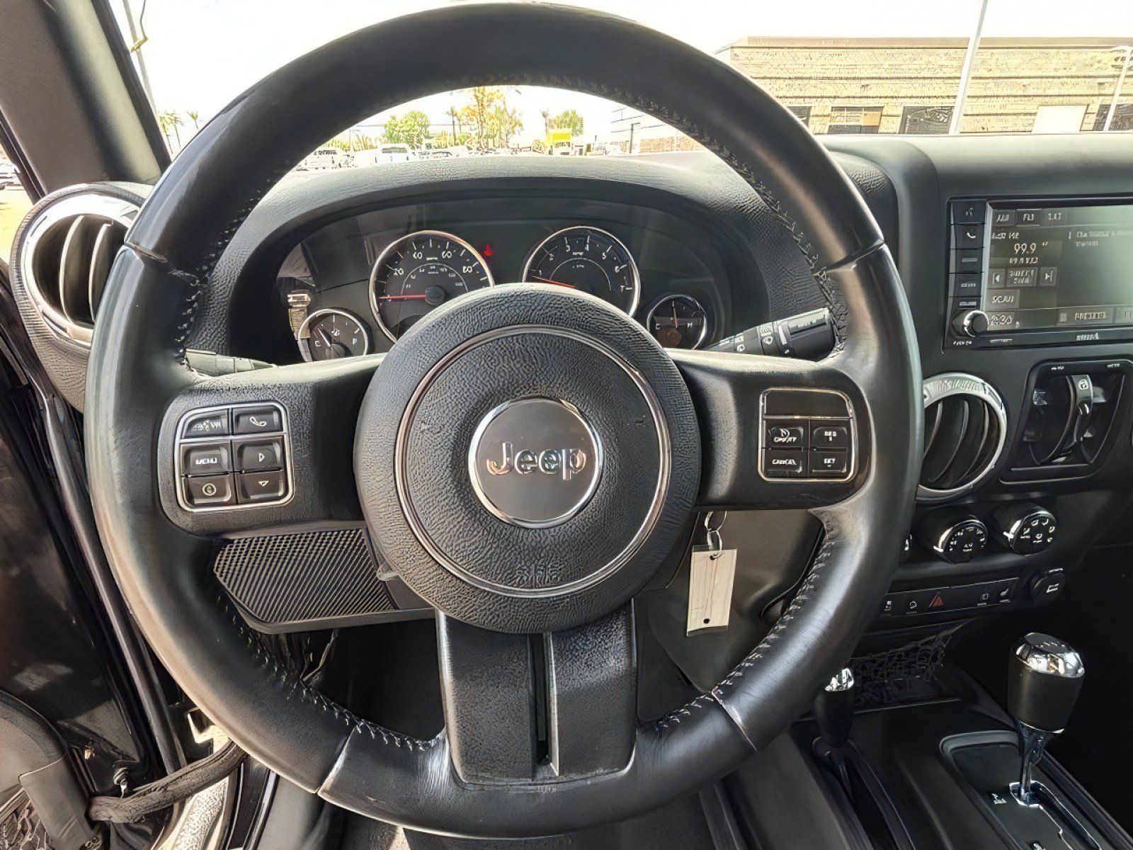 Used 2016 Jeep Wrangler Unlimited Rubicon w/ Connectivity Group AWD/4WD image 11