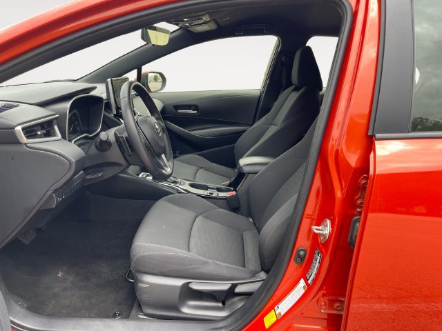 Used 2025 Toyota Corolla SE FWD image 9
