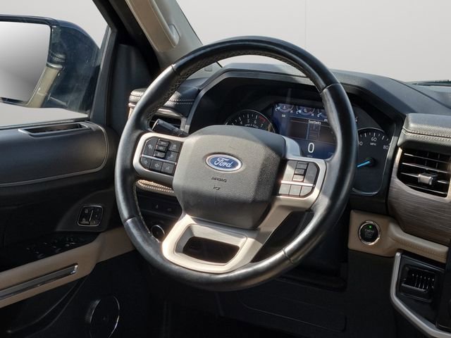Used 2022 Ford Expedition Limited image 19