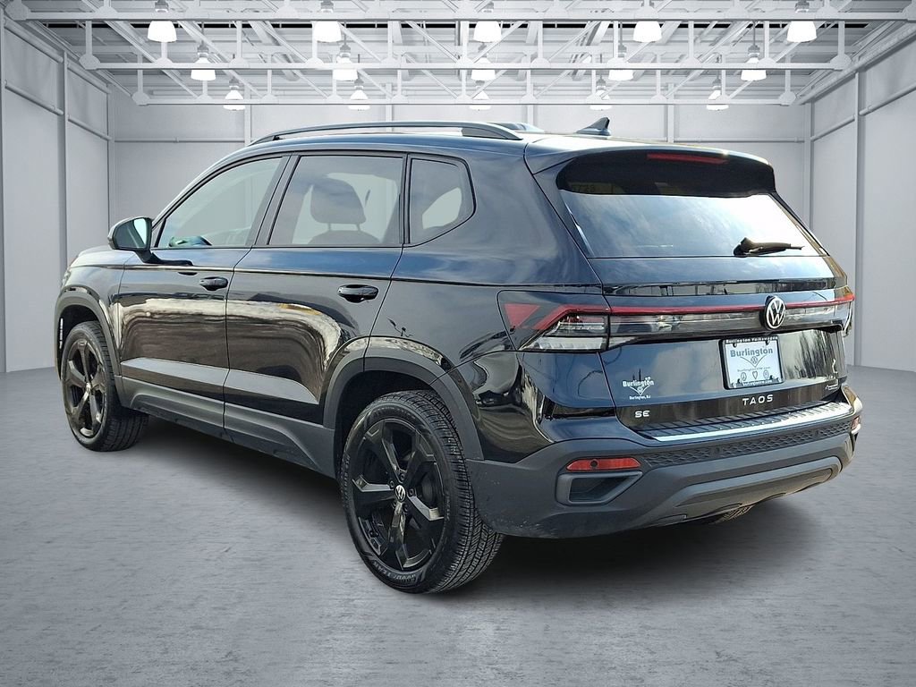 Certified 2025 Volkswagen Taos SE AWD/4WD image 4