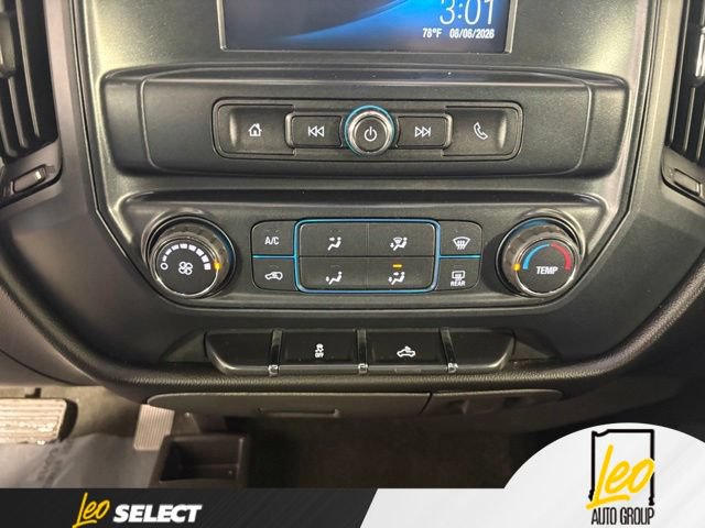 Used 2018 Chevrolet Silverado 1500 Custom w/ Custom Value Package AWD/4WD image 15